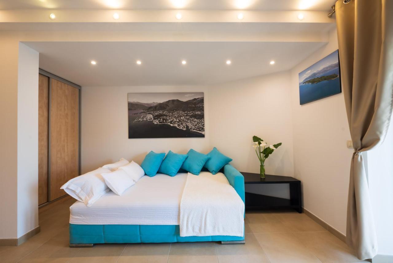 Apartments Ponta Krasici ติวัต ภายนอก รูปภาพ